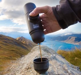 Αυτή είναι η πιο μικρή εσπρεσιέρα στον κόσμο: Για να κάνετε τον καφέ σας στο βουνό ή την θάλασσα