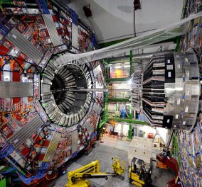 Απογοητευμένοι οι επιστήμονες του CERN: Δεν μπόρεσαν να εντοπίσουν το νέο άγνωστο σωματίδιο που προσδοκούσαν 