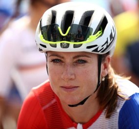 Βίντεο: Η στιγμή που Ολλανδή ποδηλάτης τραυματίζεται σοβαρά λίγα μίλια πριν τον τερματισμό για το χρυσό μετάλλιο 