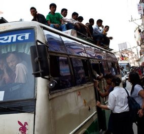 Τραγωδία στο Νεπάλ: Λεωφορείο έπεσε σε γκρεμό 150 μέτρων - Τουλάχιστον 33 νεκροί & 28 τραυματίες