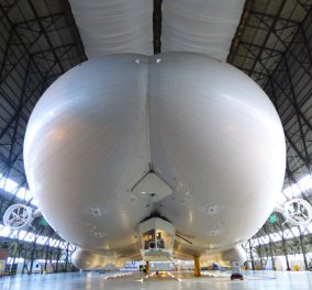 Φωτό & βίντεο: "Ιπτάμενος π@πός - Το μεγαλύτερο αεροσκάφος του κόσμου κάνει δοκιμές 