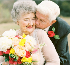 Το ζευγάρι της χρονιάς! Παντρεμένοι 63 χρόνια - Το γιόρτασαν με ερωτικά γράμματα & φωτογράφιση 