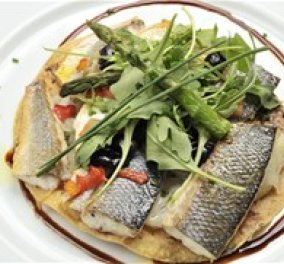 Ο Δημήτρης Σκαρμούτσος σε καλοκαιρινές, θαλασσινές γεύσεις: Σφυρίδα με ψητά λαχανικά!