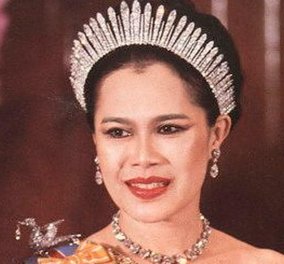 Άλμπουμ ζωής: Η εξωτική καλλονή βασίλισσα της Ταϊλάνδης Σιρικίτ – Ανέβηκε στο θρόνο 18, σήμερα 83!
