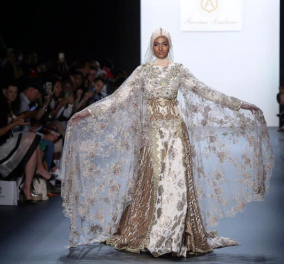 Η Ισλαμική μαντίλα για πρώτη φορά στην Εβδομάδα Μόδας της Νεάς Υόρκης - Μεταξένια χιτζάμπ με έμπνευση την Ινδονησία 