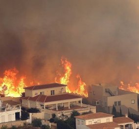 Πρωτοφανείς εικόνες από την πυρκαγιά στην Ισπανία: Κάηκαν σπίτια και απομακρύνθηκαν κάτοικοι και τουρίστες  