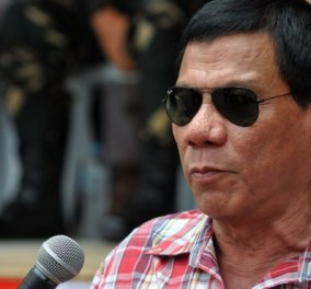 Πρόεδρος Φιλιππίνων: Τάισε σε κροκόδειλο πολιτικό του αντίπαλο - Νέος "δημοκράτης" στην παγκόσμια σφαίρα 