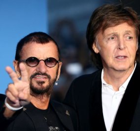Δύο "σκαθάρια" ξανά μαζί! Ο Πολ ΜακΚάρτνεϊ & o Ρίνγκο Σταρ σε κοινή εμφάνιση στην πρεμιέρα ντοκιμαντέρ για τους Beatles 