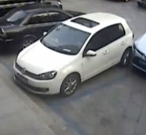 Όχι 1 όχι 2 όχι 3 , 21 προςπάθειες για να παρκάρει! Το αυτοκίνητο έγινε συγκρουόμενο - Δείτε το βίντεο