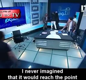 Έπεσε άγριο ξύλο σε τηλεοπτική εκπομπή στην Αίγυπτο για τη χρήση της μαντίλας