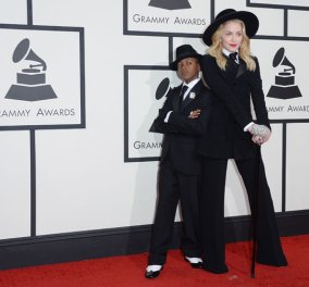 Like mother, like son: H Madonna ανεβάζει βίντεο με τον γιο της να τραγουδά και το Instagram παίρνει φωτιά
