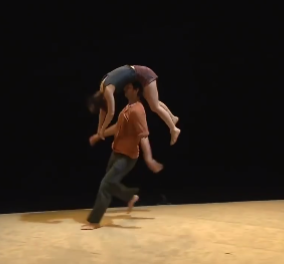Βίντεο: Αυτό το ζευγάρι κατακτά τον πλανήτη με έναν υπέροχο χορό χωρίς μουσική