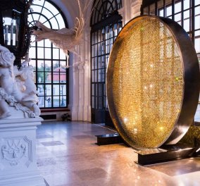 Mε 8.000 ολόχρυσες πέτρες Swarovski έφτιαξαν τον ''ήλιο''  που λάμπει σε παλάτι της Βιέννης