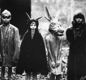 Vintage Pics: Όταν το Halloween ήταν πραγματικά τρομαχτικό - Εκπληκτικές στολές που θα σας κάνουν να φοβηθείτε