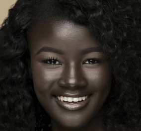 Top Woman η 19χρονη Khoudia: Δέχτηκε bullying για το σκούρο δέρμα της - Οι φωτό της σάρωσαν σε likes