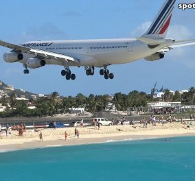 Βίντεο: Η  στιγμή που Boeing 747 στέλνει με δύναμη δεκάδες άτομα στη θάλασσα!