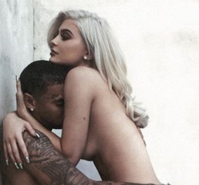 H topless Kylie Jenner γιορτάζει τα γενέθλια του Τyga σε σέξι πόζες: «Χρόνια Πολλά μωρό μου»