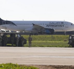 Υποστηρικτής του Καντάφι δήλωσε αεροπειρατής του αεροσκάφους στη Μάλτα- Ένα βρέφος βρίσκεται ανάμεσα στους επιβάτες 