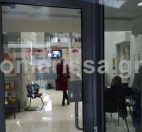  Ληστεία σε τράπεζα της Λάρισας – Οι πολίτες «εξουδετέρωσαν» τον δράστη 
