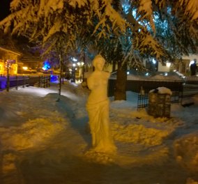 Μια απίθανη ιδέα από έναν φοιτητή καλών Τεχνών : Ιδού η «Αφροδίτη της Φλώρινας», φτιαγμένη από χιόνι!