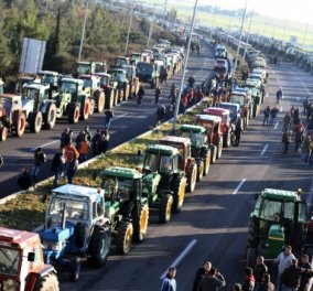 Ξεκίνησαν τα μπλόκα των αγροτών – Κλειστή η Εθνική οδός Αθηνών-Πατρών 