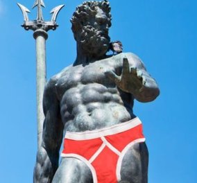 Με κόκκινο σλιπάκι ο θεός! Το Facebook λογόκρινε (και) το γυμνό άγαλμα του Ποσειδώνα 