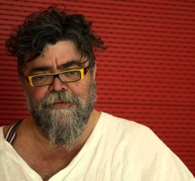 Ο Σταμάτης Κραουνάκης ξύρισε τα μούσια του μετά από 40 χρόνια ! Ξανά παιδί και στο βίντεο καρέ καρέ η μεταμόρφωση 