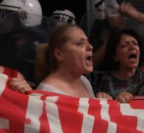 Επικό ντοκιμαντέρ για την Αθήνα της κρίσης από Καναδό σκηνοθέτη: Δείτε τρέιλερ & τον ίδιο να το παρουσιάζει  