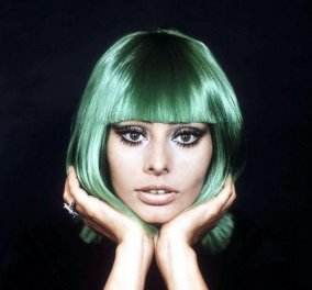 Vintage beauty: Όταν η Σοφία Λόρεν φόρεσε πράσινη περούκα & έμεινε στην ιστορία των εξωφύλλων της Vogue 