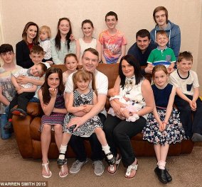 Η πιο μεγάλη οικογένεια της Αγγλίας: Περιμένουν το 20ό παιδί τους και δεν φαντάζεστε τι ξοδεύουν για φαγητό