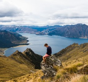 Ταξίδεψε 8,000km στη Νέα Ζηλανδία & κατέληξε: Αυτές οι εικόνες είναι αληθινές με εξωπραγματική ομορφιά