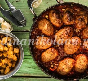 Απίθανα σουτζουκάκια κοτόπουλου με πατάτες καρέ σκορδοπαπρικάτες από τη Ντίνα Νικολάου