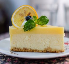 Cheesecake με λεμόνι χωρίς γλουτένη – Θα το απολαύσετε μετά το Πασχαλινό γεύμα - Συνταγή του Έκτορα Μποτρίνι