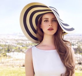 H Lana Del Rey γίνεται σιγά σιγά fan της Αθήνας - Να και ένα βίντεο από το Ναό του Ολυμπίου Διός