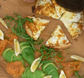 Βίντεο: Η πιο εύκολη και γρήγορη πίτσα είναι εδώ! Συνταγή από τον Άκη Πετρετζίκη