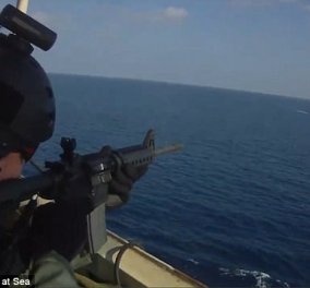 Βίντεο με εκατομμύρια views: Ιδιωτικοί φρουροί διώχνουν με καταιγισμό πυρών Σομαλούς πειρατές