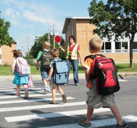Νέα έρευνα: Μόνο όταν τα παιδιά γίνουν 14αρων διασχίζουν με απόλυτη ασφάλεια έναν δρόμο