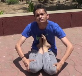 Story of the day: 18χρονος είναι τόσο ευλύγιστος που νομίζεις ότι έχει μόνο μυς και όχι κόκαλα (Φωτό - Βίντεο)