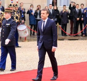 Live- Η Ορκωμοσία του Γάλλου προέδρου Εμανουέλ Μακρόν υπο βροχήν -Όλη η μεγαλοπρεπής τελετή