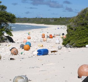 «Παρθένο» νησάκι στον Ειρηνικό είναι το πιο βρώμικο του κόσμου: Χωματερή με πλαστικά σκουπίδια