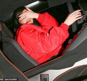 Γιατί η Kylie Jenner κρύβεται από τον φακό; Οδηγεί Lamborghini με μυστηριώδη ωραίο συνοδηγό (Φωτό)