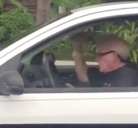 Βίντεο ημέρας: Παππούς χτυπιέται με Metallica μέσα στο αυτοκίνητό του