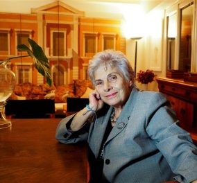 Top Woman η Κική Δημουλά: Αναγορεύτηκε επίτιμη διδάκτωρ του Πανεπιστημίου Αθηνών