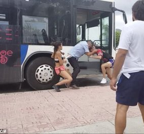 Της κακομοίρας έγινε στην Ίμπιζα: Νεαρός δίνει μπουνιές κλωτσιές σε οδηγό λεωφορείου στην μέση του δρόμου (ΒΙΝΤΕΟ)