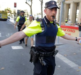 Βίντεο: η στιγμή της σύλληψης του υπόπτου για την επίθεση με βαν στην Βαρκελώνη