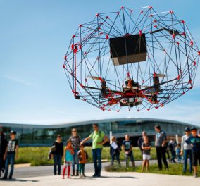 Επαναστατικό κούριερ- drone: Τυλίγεται γύρω από το φορτίο πριν την πτήση σαν πακέτο ταχυδρομείου