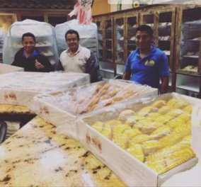 Τυφώνας Χάρβεϊ: εγκλωβίστηκαν στο φούρνο & έφτιαξαν εκατοντάδες φρατζόλες ψωμιού για τους πληγέντες - φωτό - βίντεο