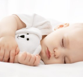 Νέα διεθνής έρευνα: Τα μωρά κοιμούνται καλύτερα όταν έχουν δικό τους δωμάτιο