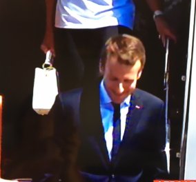 Καρέ - καρέ η άφιξη του Γάλλου Προέδρου Εμανουέλ Μακρόν & της συζύγου του στην Αθήνα – φωτό
