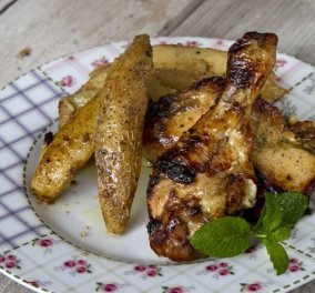 Ένα πιάτο που αγαπούν όλοι: Κοτόπουλο λεμονάτο με πατάτες από τον Άκη Πετρετζίκη!